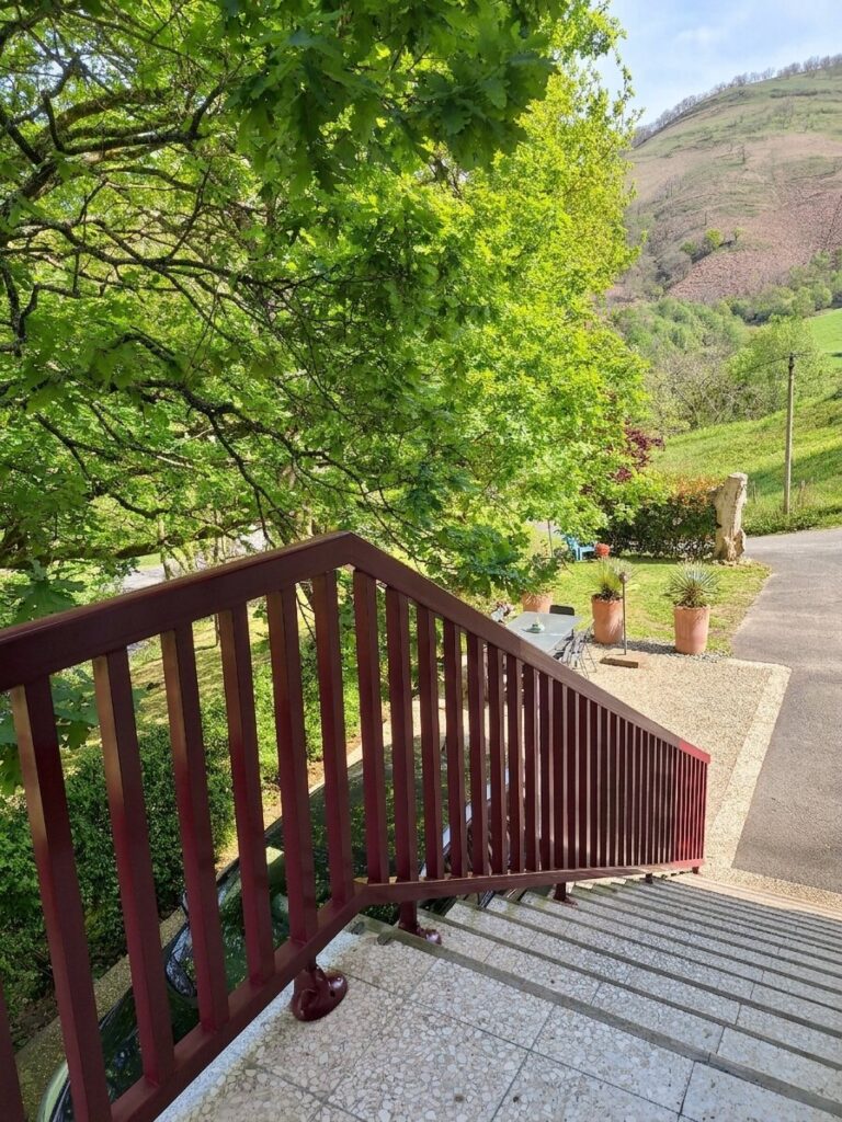 Garde corps aluminium rouge pour escalier